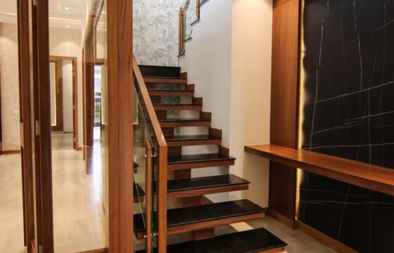 Nine Top Benefits of Installing Hardwood Flooring for Stairs
